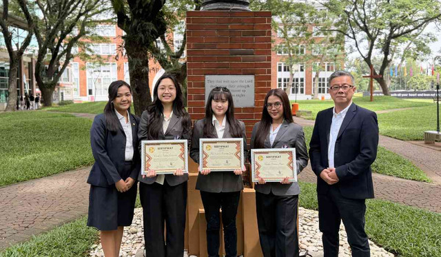 Tiga mahasiswa Fakultas Hukum Universitas Pelita Harapan (FH UPH) angkatan 2025, yakni Candice Audrey Gunawan, Ailin Canda Kusuma Efendi, dan Sharliz Bintoro Putri menghadirkan gagasan solutif terkait optimalisasi implementasi Undang-Undang Perampasan Aset. Gagasan yang mereka susun berhasil meraih Juara Ketiga di Kompetisi Esai Nasional Annual Recht Event yang diselenggarakan oleh Universitas Sahid Jakarta.