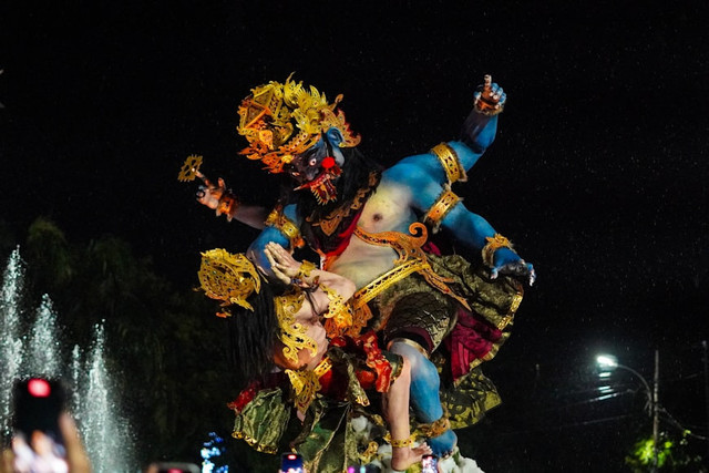 Ilustrasi pawai ogoh ogoh di Bundaran hi 2026,unsplash/Robbi