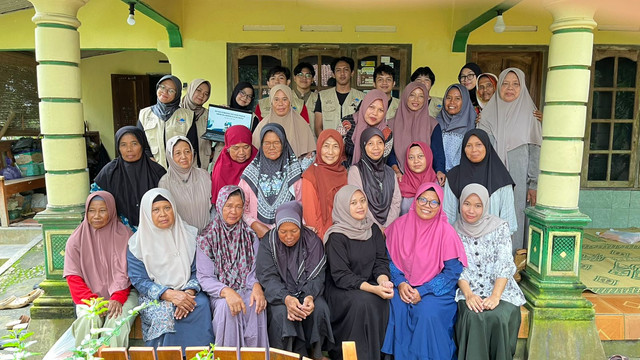 Sosialisasi UMKM untuk Mendukung Keberlanjutan Inovasi Rasa dan Kemasan Produk yang Menarik di Digital Marketing