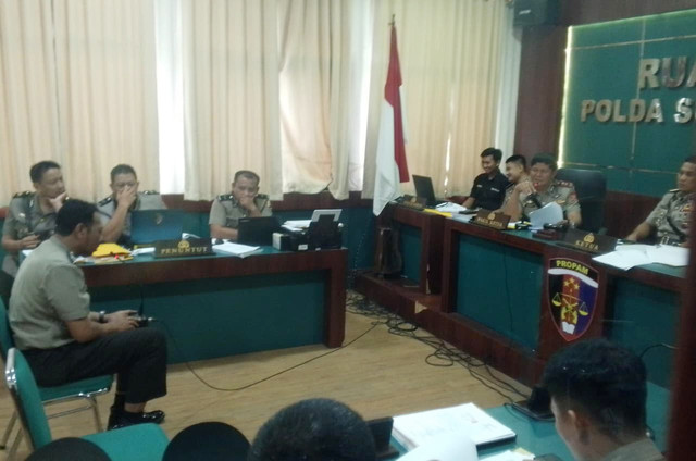 Sidang etik Kasat Narkoba Polres Toraja Utara, AKP Arifan Efendi dan Kanit II Narkoba Polres Toraja Utara, Aiptu Nasrul di Polda Sulsel. Foto: Dok. Istimewa