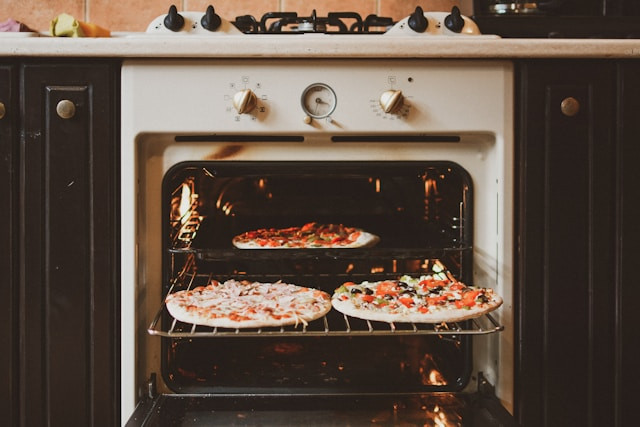 Ilustrasi rekomendasi oven listrik kapasitas 30 liter. Foto: Unsplash.