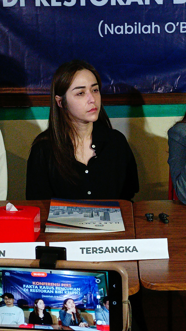 Konferensi pers kasus pencurian di restoran Bibi Kelinci milik Nabilah O'Brien di kawasan Kemang, Jakarta Selatan. Foto: Aprilandika Pratama/kumparan