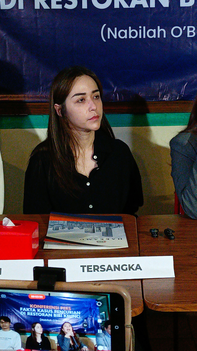 Konferensi pers kasus pencurian di restoran Bibi Kelinci milik Nabilah O'Brien di kawasan Kemang, Jakarta Selatan. Foto: Aprilandika Pratama/kumparan