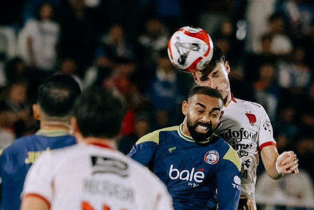 Duel Arema FC vs Bali United tersaji dalam pertandingan lanjutan Super League 2025/26 di Stadion Kanjuruhan, Jumat (6/3). Foto: Instagram/ @baliunitedfc