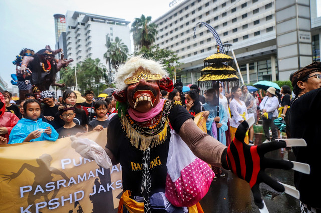 Festival Nyepi 2026 yang menampilkan pawai ogoh-ogoh digelar di kawasan Bundaran HI, Jakarta Pusat, Minggu (8/3/2026). Foto: Iqbal Firdaus/kumparan