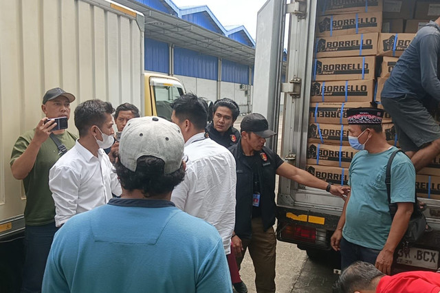 Satuan Resmob Bareskrim Polri menggagalkan upaya peredaran daging beku impor kedaluwarsa yang diduga akan diedarkan menjelang Lebaran 2026. Foto: Dok. Istimewa