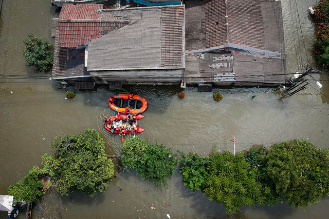 Ilustrasi banjir di Kota Tangerang. Foto: Putra M. Akbar/ANTARA FOTO 
