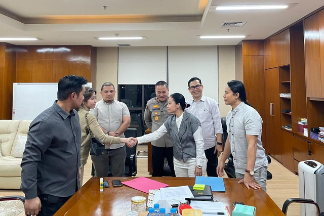 Mediasi antara Nabilah O'Brien dan Zendhy Kusuma berserta Istrinya di Mabes Polri, Jakarta, Minggu (8/3/2026). Foto: Rayyan Farhansyah/kumparan
