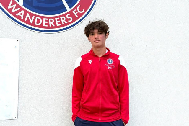 Pemain diaspora Indonesia di Inggris, Vincent Hearn, saat ini bermain untuk tim Dorking Wanderers. Foto: Dok. Pribadi