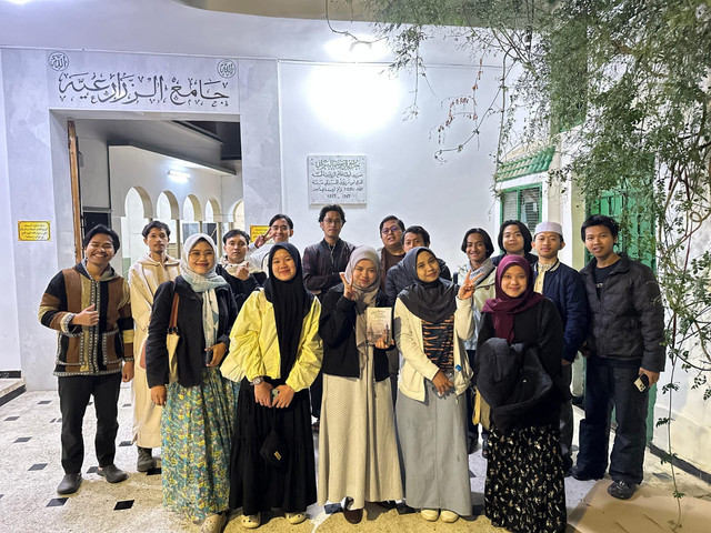 Potret Mahasiswa Indonesia Ketika Melaksanakan Tarawih Keliling di Bulan Ramadhan, Sumber: PPI Tunisia
