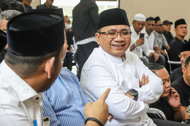 Eks Menteri Agama RI, Yaqut Cholil Qoumas alias Gus Yaqut tiba menghadiri sidang praperadilannya terkait kasus korupsi Haji di Pengadilan Negeri Jakarta Selatan, Senin (9/3). Foto: Iqbal Firdaus/kumparan