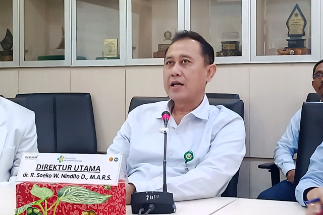 Pihak Rumah Sakit Soeharto Heerdjan, Jakarta Barat saat memberikan klarifikasi mengenai kasus salah satu pasien yang diduga sehat saat menjalani perawatan jiwa, Senin (9/3). Foto: Ryan Iqbal/kumparan