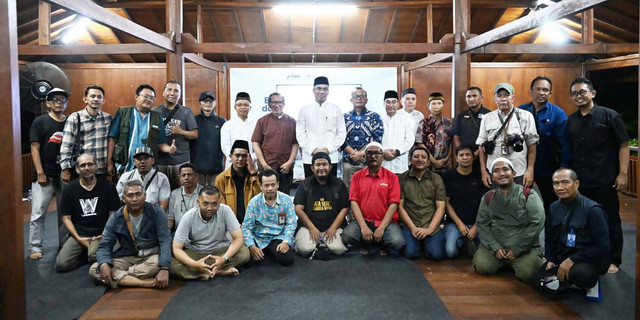 IPB Ajak Awak Media Buka Puasa Bersama, Gelar Panen Anggur Perdana