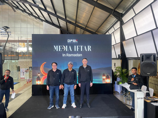 Jajaran direksi PT Sokonindo Automobile (DFSK) di Jakarta, (9/3/2026). Foto: Sena Pratama/kumparan