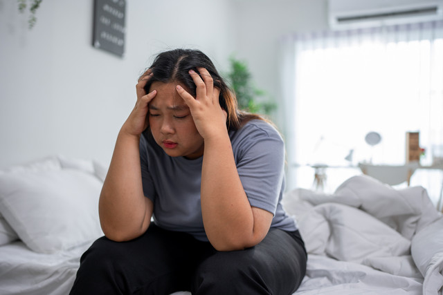Ilustrasi perempuan mengalami obesitas. Foto: Hananeko_Studio/Shutterstock