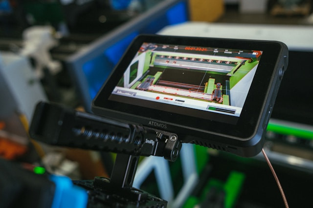 Ilustrasi monitor eksternal kamera. Foto: Unsplash.