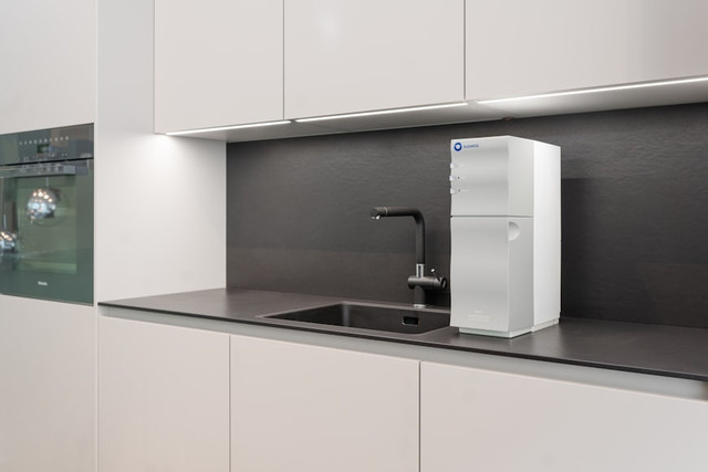 Ilustrasi water purifier untuk jaga air minum. Foto: Unsplash