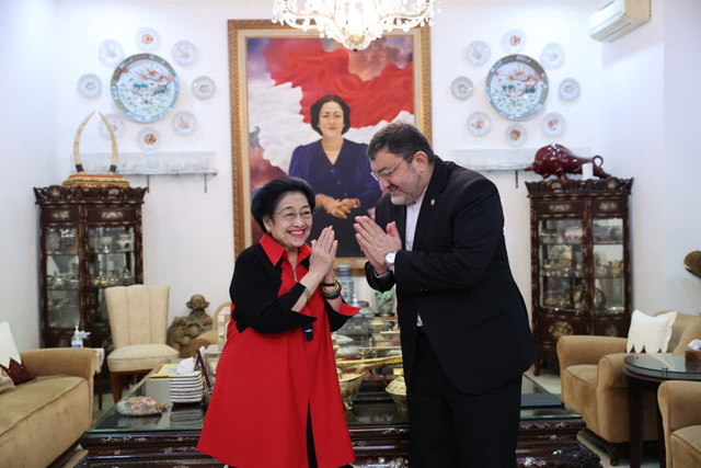  Presiden Ke-5  yang juga Ketua Umum PDI Perjuangan (PDIP) Megawati Soekarnoputri menerima kunjungan Duta Besar Republik Islam Iran untuk Indonesia Mohammad Boroujerdi di kediamannya, Menteng, Jakarta, Selasa (10/3/2026). Foto: PDIP