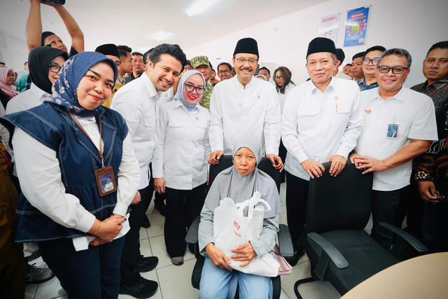 Mensos Saifullah Yusuf (Gus Ipul) menghadiri kegiatan kolaborasi Koperasi Desa Merah Putih (KDMP) dengan PKH di KDMP Desa Gejugjati, Kecamatan Lekok, Kabupaten Pasuruan, Jawa Timur, Selasa (10/3/2026). Foto: Dok. Kemensos
