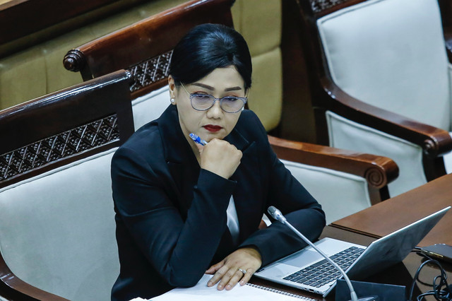 Calon anggota Dewan Komisioner OJK Friderica Widyasari Dewi bersiap mengikuti Uji Kelayakan dan Kepatutan dengan Komisi XI DPR di Kompleks Parlemen, Senayan, Jakarta, Rabu (11/3/2026). Foto: Asprilla Dwi Adha/ANTARA FOTO
