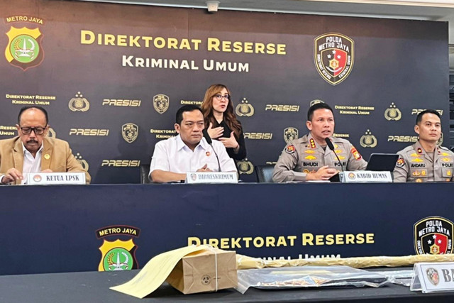 Pengungkapan kasus pembunuhan di Depok dan Pondok Gede Bekasi, dalam konferensi pers di Polda Metro Jaya, Jakarta, Rabu (11/3). Foto: Nasywa Athifah/kumparan