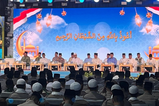Suasana buka puasa bersama TNI-Polri di Lapangan Bhayangkara Mabes Polri, Jakarta Selatan, Rabu (11/3/2026). Foto: Nasywa Athifah/kumparan