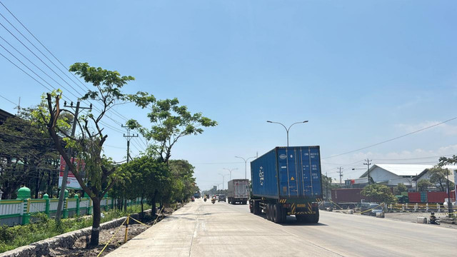 Kondisi Jalan Kaligawe Raya, Kamis (12/3/2026). Foto: Intan Alliva/kumparan