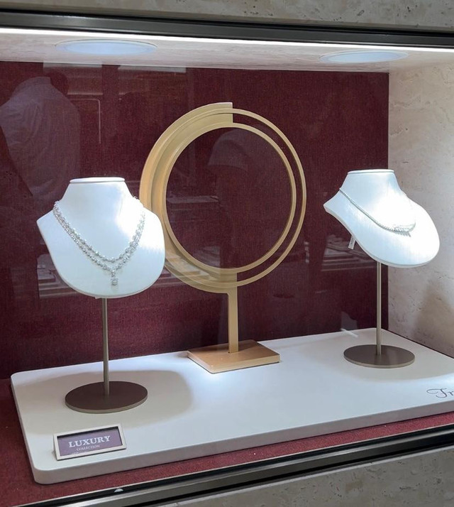 Koleksi Frank & co.  di Plaza Indonesia. Foto: kumparan