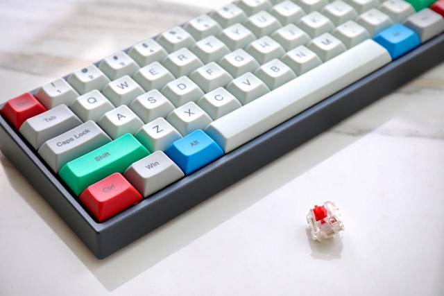 Ilustrasi keyboard mechanical terbaik 2026. Foto: Unsplash.