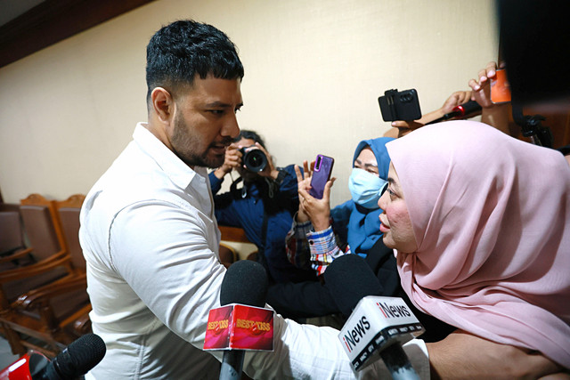 Dokter Kamelia dan Ammar Zoni saat sidang tuntutan terkait penyalahgunaan narkotika di Pengadilan Negeri Jakarta Pusat, Jakarta, Kamis, (12/3/2026). Foto: Agus Apriyanto