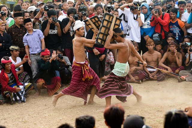 Prosesi Tari Terisean di Lombok, Nusa Tenggara Barat. Sumber foto: pexels.com