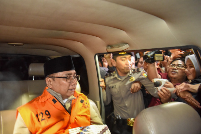 Tersangka kasus dugaan korupsi kuota haji dan penyelenggaraan ibadah haji Yaqut Cholil Qoumas memasuki mobil tahanan usai menjalani pemeriksaan di Gedung Merah Putih KPK, Jakarta, Kamis (12/3/2026). Foto: Indrianto Eko Suwarso/ANTARA FOTO