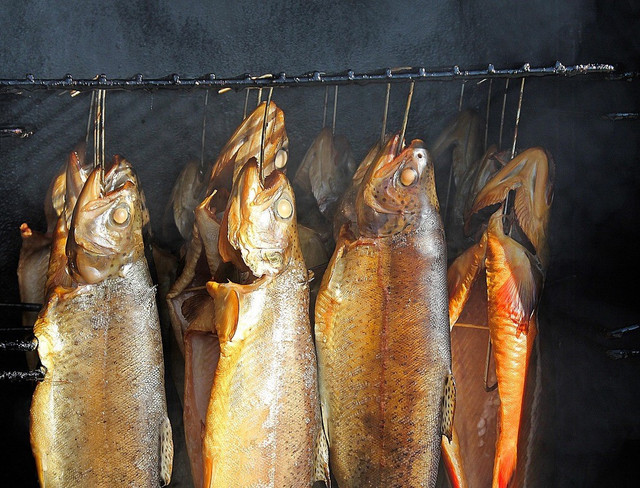 Ilustrasi lemari pengasapan ikan. Foto: Pixabay