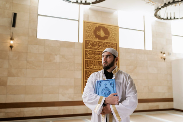 Ilustrasi khutbah jumat tentang menjemput malam laialtul qadar. Foto: Pexels