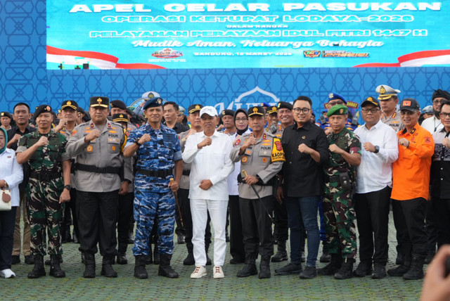 Gubernur Jabar Dedi Mulyadi usai Apel Gelar Pasukan Operasi Ketupat Lodaya 2026 di Mapolda Jabar, Kamis (12/3/2026). Foto: Dok. Diskominfo Jabar