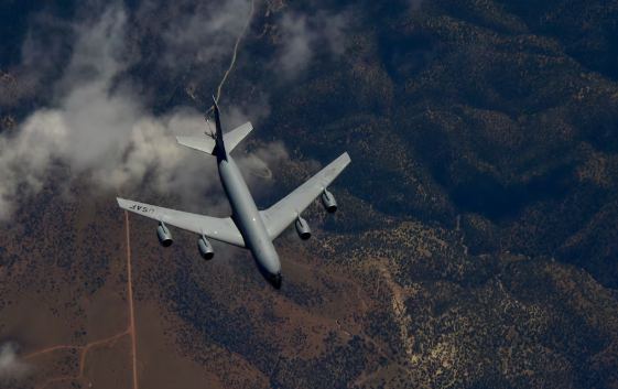 Pesawat pengisi bahan bakar udara KC-135R Stratotanker milik AU Amerika Serikat. Foto: Staff Sgt. Chris Massey/US Air Force
