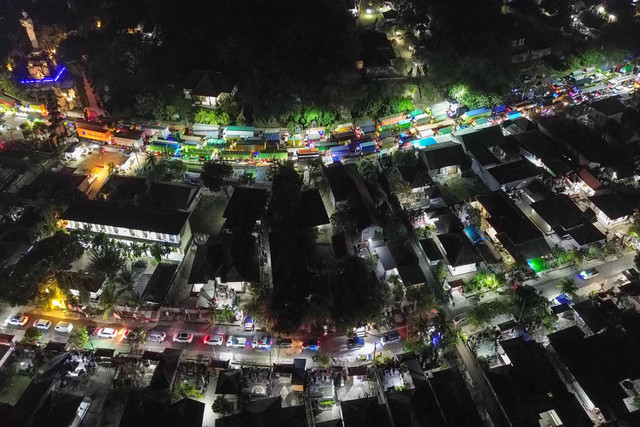 Foto udara kemacetan kendaraan menuju pelabuhan Gilimanuk, Jembrana, Bali, Sabtu (14/3/2026). Foto: Budi Candra Setya/ANTARA FOTO
