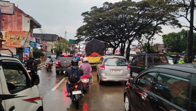 Kondisi arus mudik di jalur Nagreg, Kabupaten Bandung, Jawa Barat, Sabtu (14/3/2026). Foto: ANTARA/Ricky Prayoga