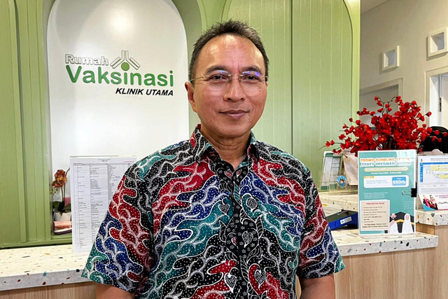 Ketua Ikatan Dokter Anak Indonesia (IDAI) Dr. dr. Piprim Basarah Yanuarso, Sp.A(K), di Rumah Vaksinasi Pusat, Jakarta Timur, Kamis (12/3). Foto: Eka Nurjanah/kumparan