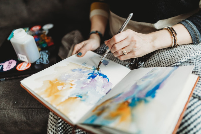 Ilustrasi Sebutkan Komponen Seni Lukis,Foto:Unsplash/Kit (formerly ConvertKit)