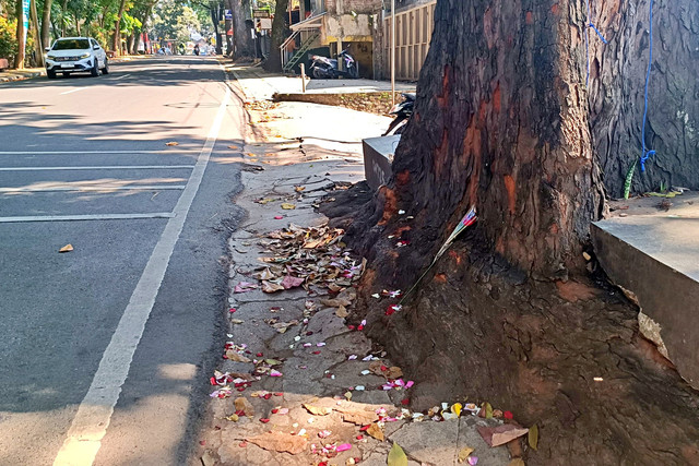 Lokasi kejadian bentrok yang menewaskan siswa SMAN 5 Bandung di Jalan Cihampelas, Kota Bandung, Minggu (15/3). Foto: Abisatya/kumparan