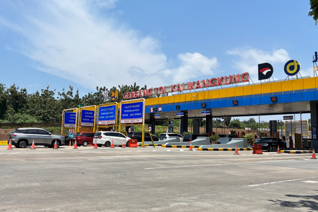 Suasana di GT Kalikangkung Semarang lancar, Minggu (15/3/2026). Foto: Intan Alliva/kumparan