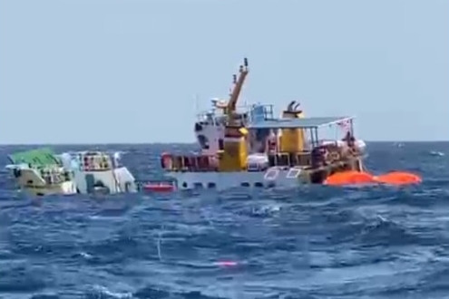 KM Gandha Nusantara 17 insiden di perairan Maluku Utara, Minggu (15/3/2026). Foto: Basarnas