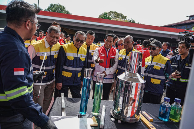 Pertamina Patra Niaga, Kementerian ESDM, dan BPH Migas tinjau sejumlah infrastruktur energi di Kota Makassar, Sulawesi, untuk pastikan kesiapan pasokan jelang Lebaran, Jumat (13/3/2026). Foto: Pertamina Patra Niaga