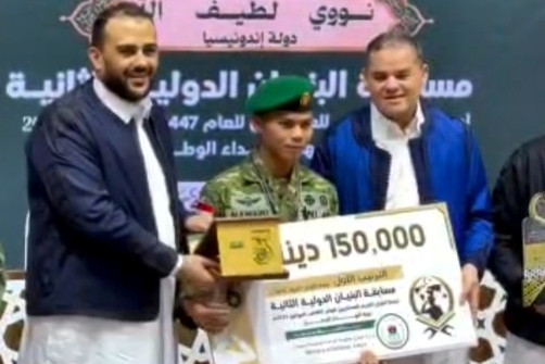 Prajurit TNI bernama Prada Nawawi M.M. Latifullah berhasil menjadi juara pertama hapalan Al Qur'an 30 juz dalam ajang Musabaqoh Hifdzil Qur'an (MHQ) Internasional yang digelar di Kota Misurata, Libya. Foto: Dok. Istimewa