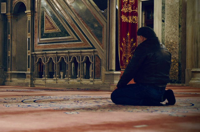 Ilustasi Sholat Tarawih. Foto: Pexels
