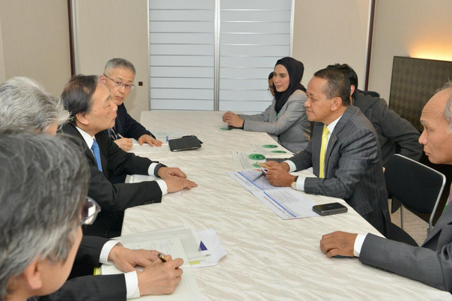 Menteri ESDM Bahlil Lahadalia bertemu dengan pimpinan perusahaan energi Jepang INPEX di Tokyo. Foto: Dok. Kementerian ESDM