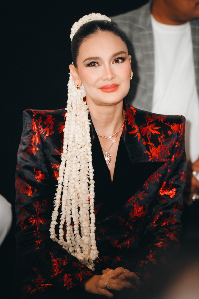 Luna Maya sebagai Suzzanna di film Suzzanna: Santet Dosa di Atas Dosa. Foto: Soraya Intercine Films