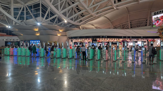 Pemeriksaan imigrasi melalui autogate. Foto: Dokumentasi pribadi