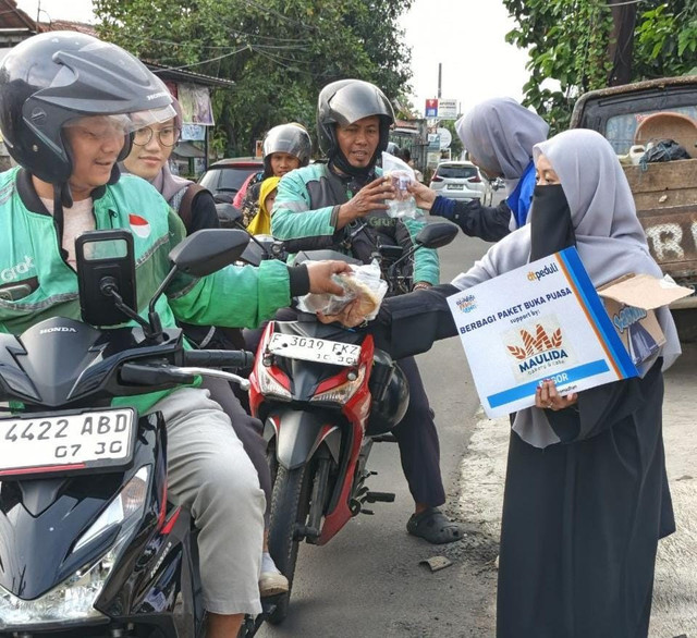 DT Peduli Bogor Berbagi Paket Takjil Gratis titipan Maulida Bakery (Sumber : DT Peduli)